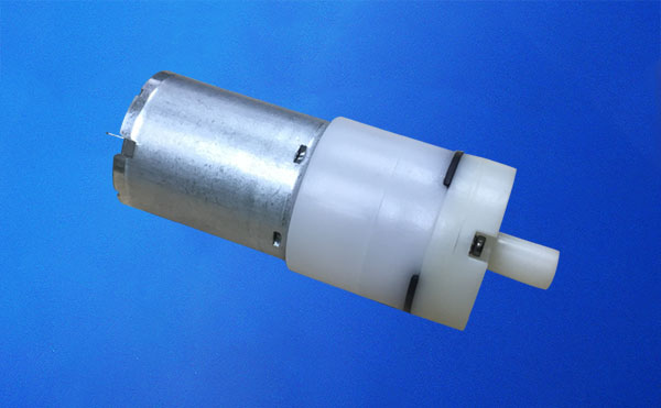 直流微型水泵PYSP370-C側(cè)面圖