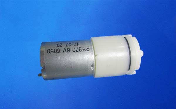 DC微型直流電動充氣泵PYP370側面 DC微型直流電動充氣泵PYP370側面